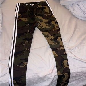 Camo print leggings